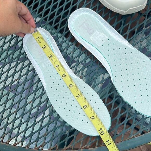 On Running Cloudtrax Hiking Boots Sneakers in Rose - Picture 12 of 14